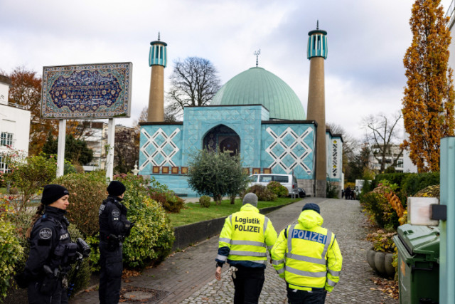 Photo of Police raiding Islamic Centre Hamburg